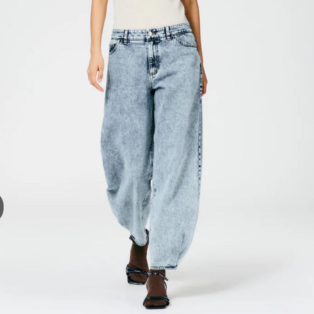 Tibi Brancusi barrel balloon Jeans
Size 31, worn a handful of times!